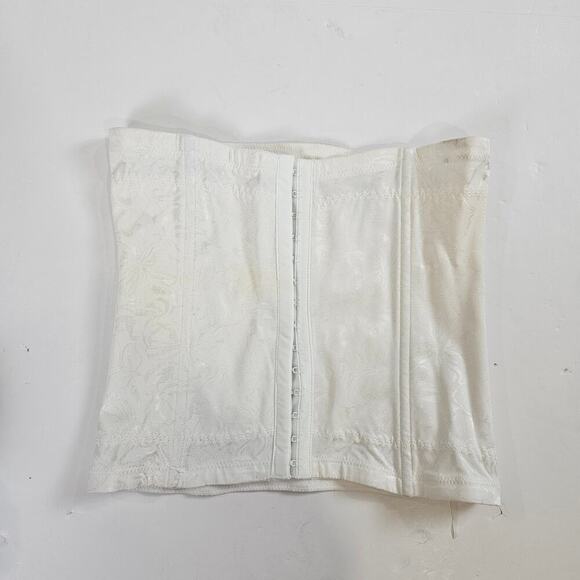 Maidenform Other - Maidenform Waist Nipper Shapewear Medium White